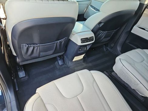 Used 2023 Hyundai Palisade Limited FWD image 18