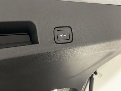 New 2026 GMC Acadia Elevation image 16