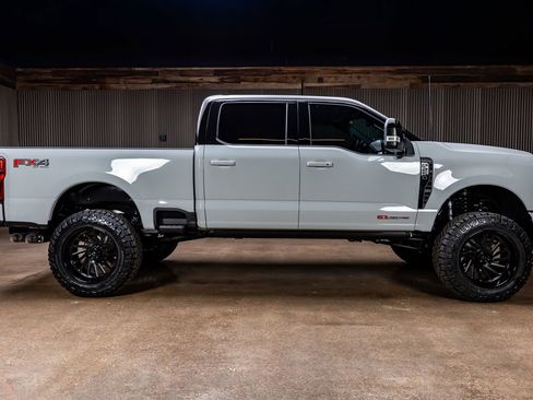 Used 2026 Ford F250 Platinum image 11