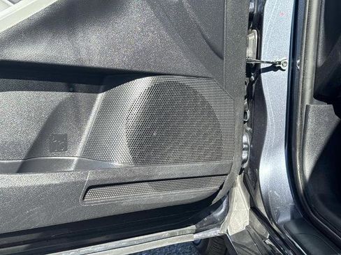 Used 2020 Toyota Avalon XLE image 18