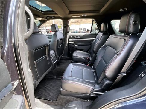 Used 2017 Ford Explorer Sport image 21