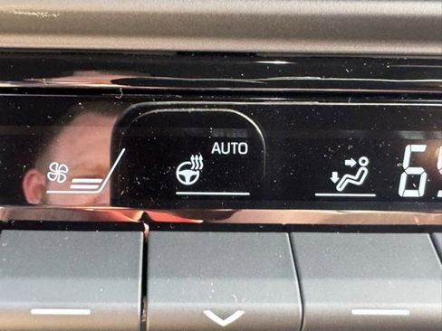 New 2025 Toyota Crown Signia Limited image 27