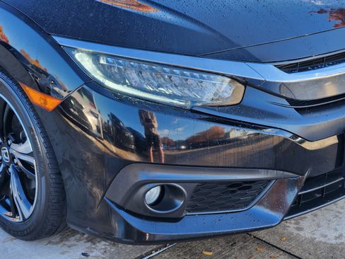 Used 2017 Honda Civic Touring image 5