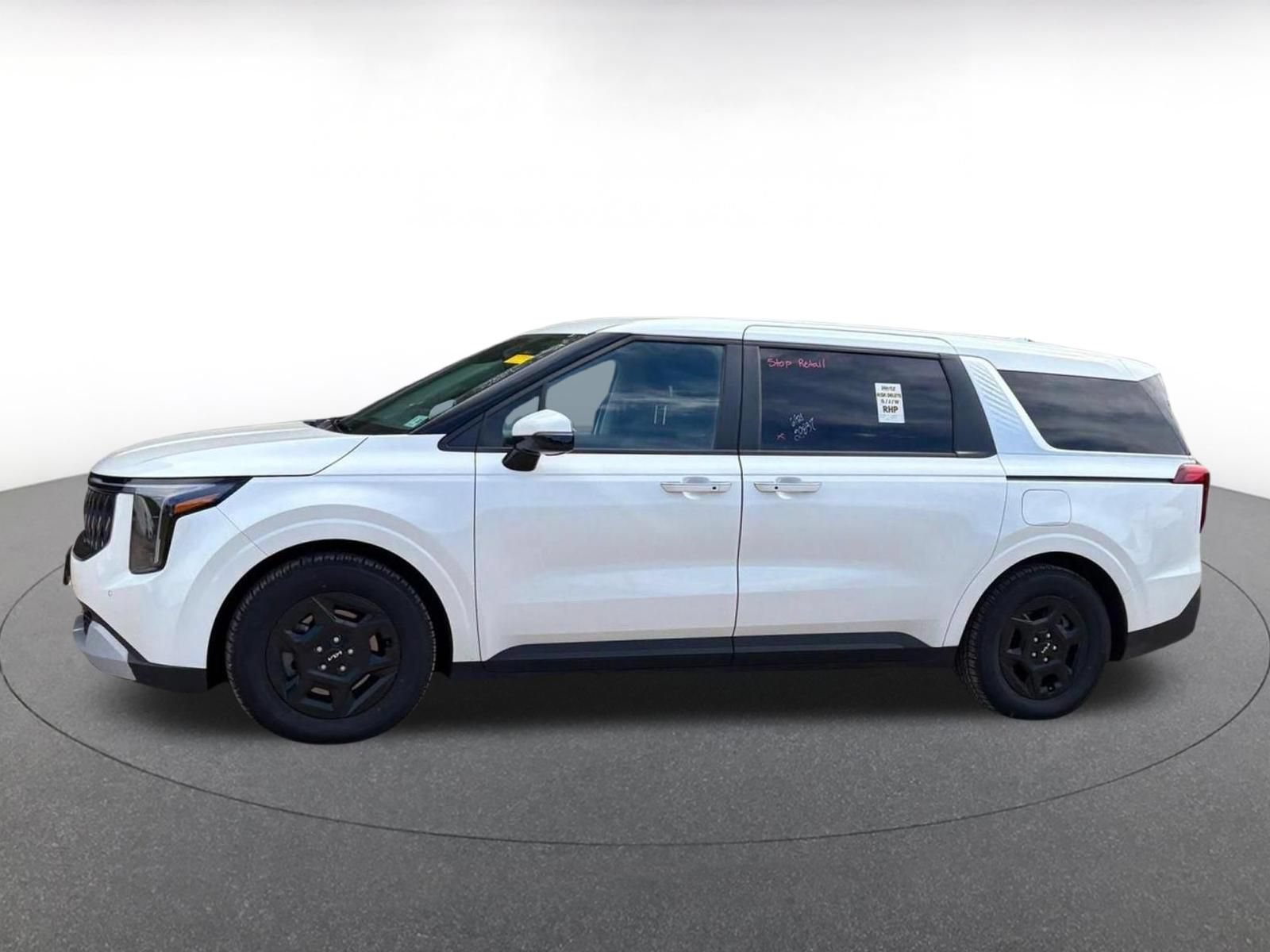Used 2026 Kia Carnival FWD image 7
