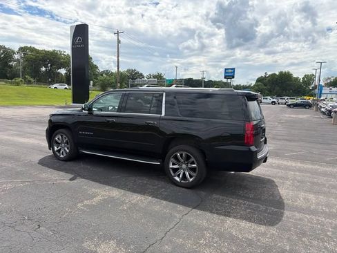 Used 2017 Chevrolet Suburban Premier AWD/4WD image 31