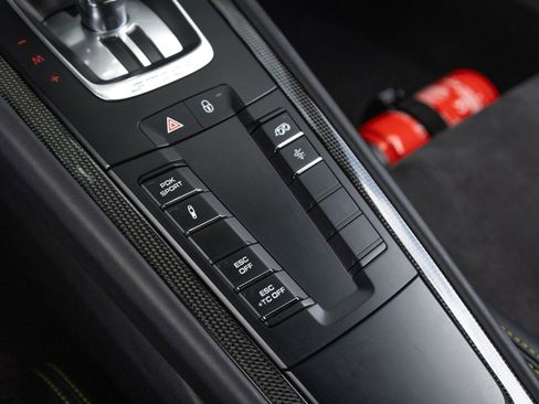 Certified 2018 Porsche 911 GT2 RS RWD image 30