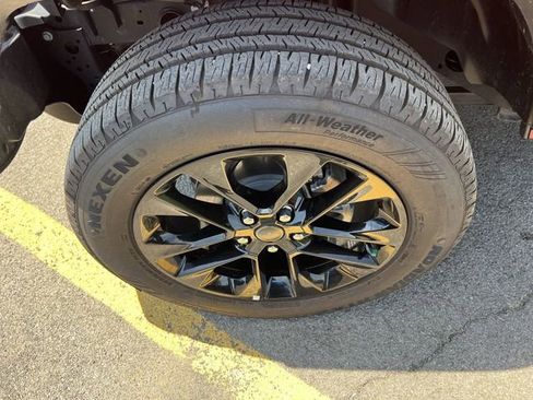 Used 2025 Jeep Wrangler Unlimited Sahara w/ Safety Group AWD/4WD image 20