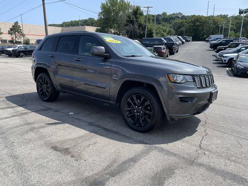 Used 2021 Jeep Grand Cherokee Laredo X AWD/4WD image 6