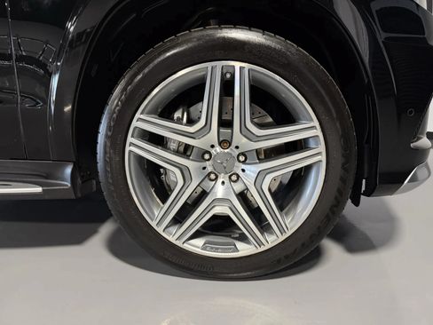 Used 2015 Mercedes-Benz GL 63 AMG 4MATIC image 13