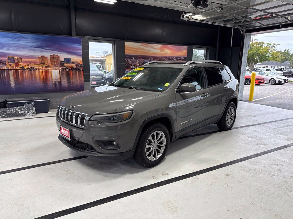 Used 2020 Jeep Cherokee Latitude Plus w/ Cold Weather Group AWD/4WD image 2