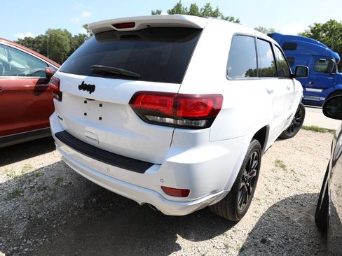 Used 2019 Jeep Grand Cherokee Altitude AWD/4WD image 6