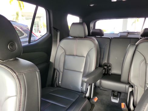 Used 2022 Chevrolet Traverse RS FWD image 19