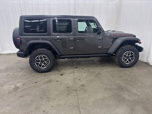 Used 2025 Jeep Wrangler Unlimited Rubicon image 29