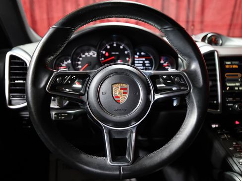 Used 2016 Porsche Cayenne image 15