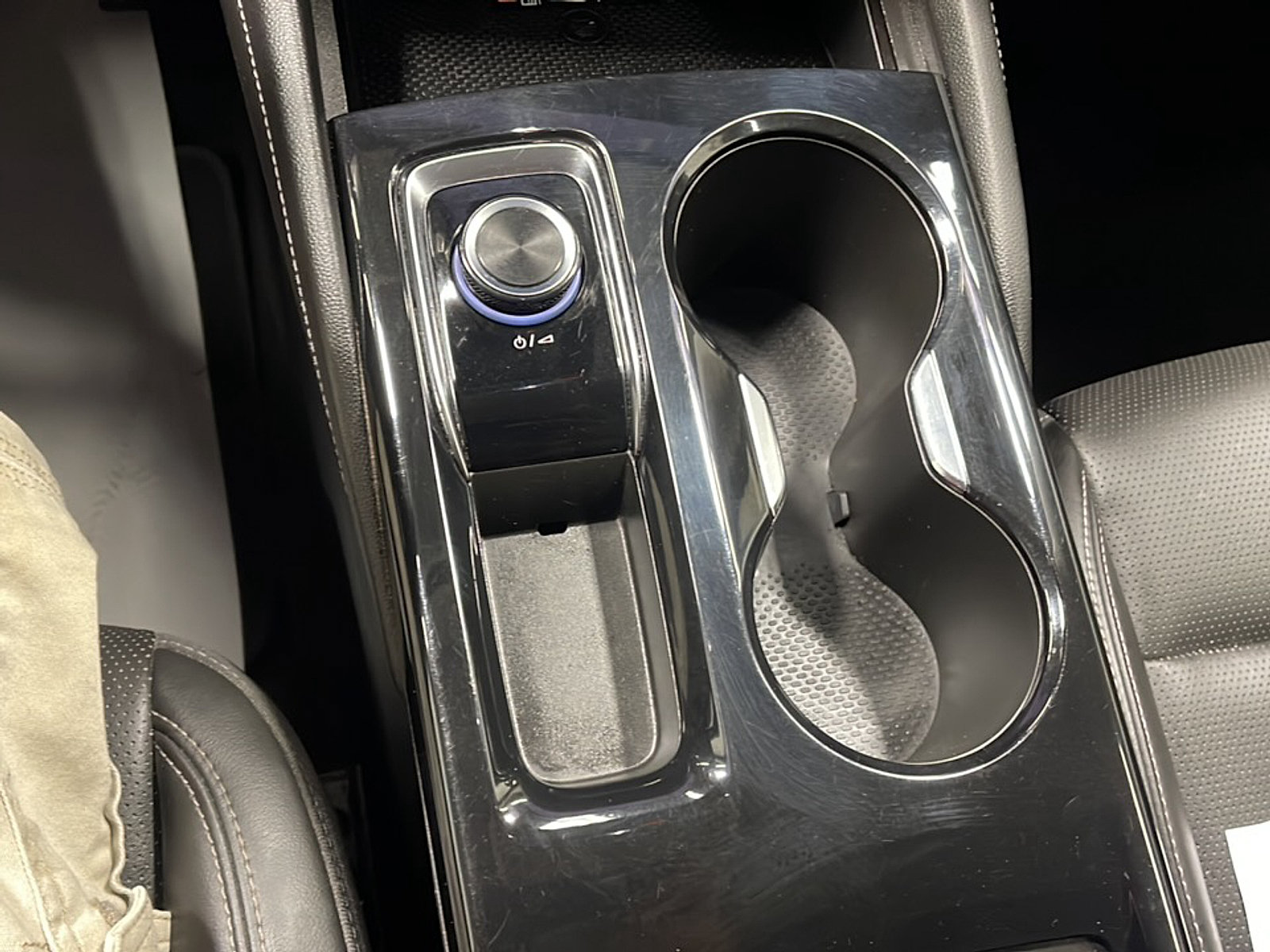 Used 2024 Buick Envision Preferred AWD/4WD image 12