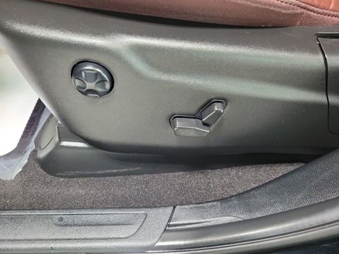 Used 2023 Dodge Durango GT image 39