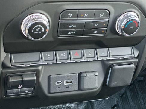 New 2025 GMC Sierra 2500 Pro w/ Convenience Package RWD image 18