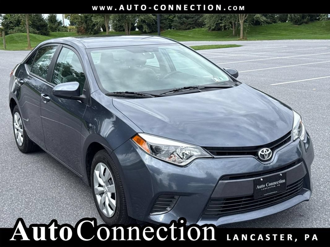Used 2015 Toyota Corolla LE FWD image 1