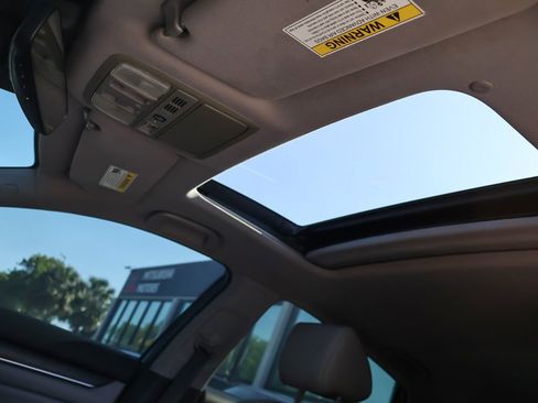 Used 2018 Honda Accord Touring image 22