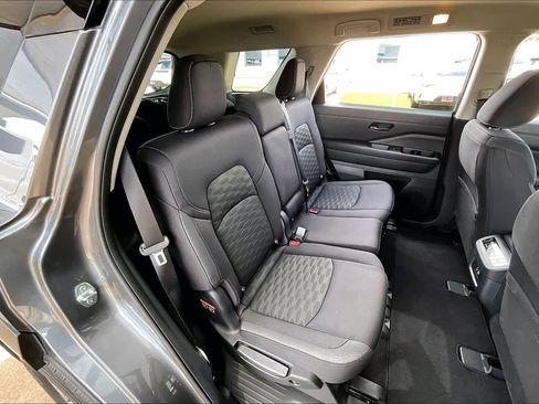 Certified 2024 Nissan Pathfinder SV FWD image 18