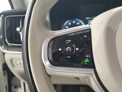 Used 2021 Volvo V60 T5 Cross Country image 20