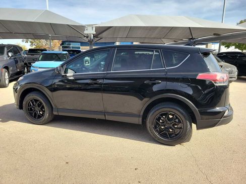 Used 2018 Toyota RAV4 LE image 3