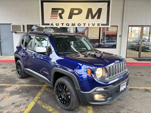 Used 2018 Jeep Renegade Latitude image 1