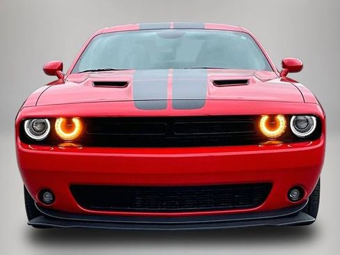 Used 2023 Dodge Challenger SXT w/ Plus Package image 3