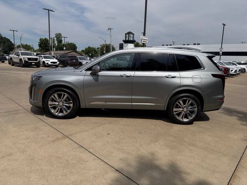 Used 2023 Cadillac XT6 Premium Luxury AWD/4WD image 7