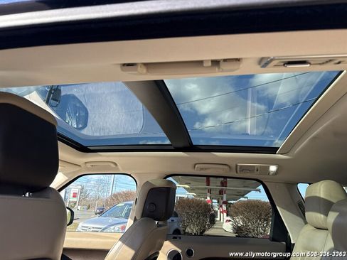 Used 2019 Land Rover Range Rover Sport HSE image 16