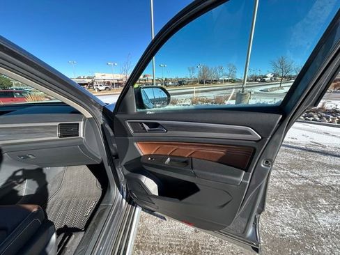 Used 2021 Volkswagen Atlas SEL Premium image 29