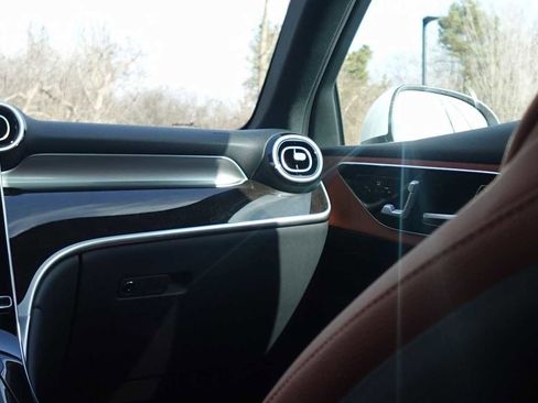 Used 2026 Mercedes-Benz GLC 300 4MATIC image 45