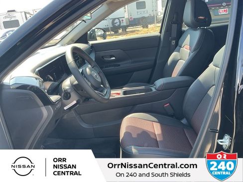 New 2025 Nissan Kicks SR w/ SR Premium Package image 17