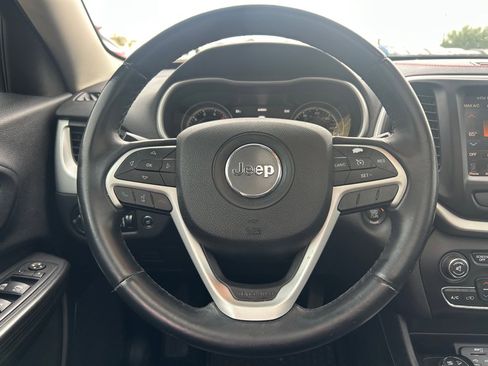 Used 2016 Jeep Cherokee Trailhawk w/ Comfort/Convenience Group image 15