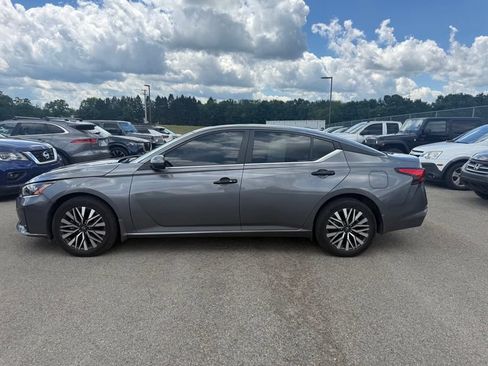 Used 2024 Nissan Altima 2.5 SV w/ SV Premium Package AWD/4WD image 9