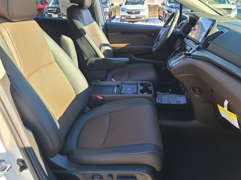 Certified 2025 Honda Odyssey Elite image 19