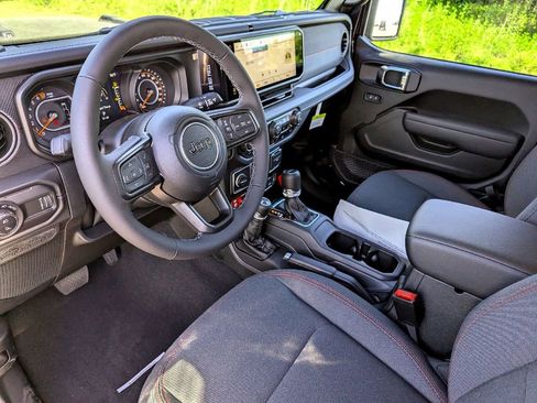 New 2025 Jeep Wrangler Rubicon image 5