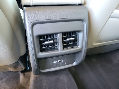 Certified 2022 Cadillac XT4 Luxury w/ Driver Awareness Package image 15