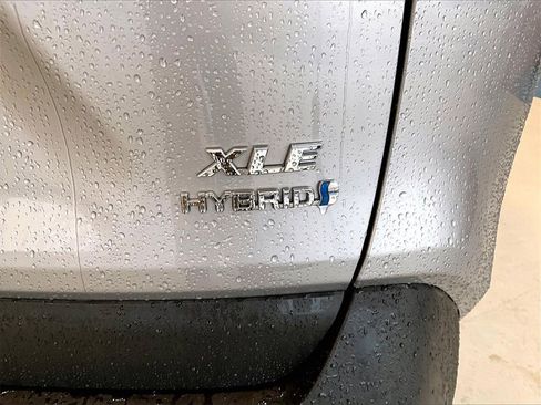Used 2022 Toyota RAV4 XLE image 27