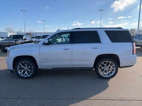 Used 2020 GMC Yukon Denali w/ Denali Premium Package image 6
