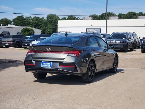 New 2026 Hyundai Elantra SEL Sport Premium FWD image 4