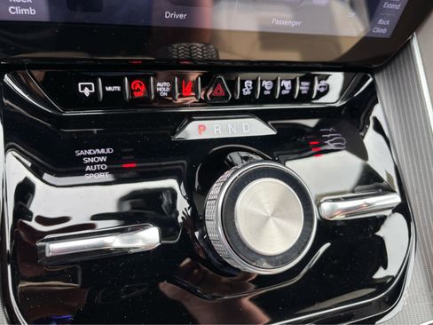 New 2026 Jeep Grand Wagoneer Summit w/ Premium Group III image 30