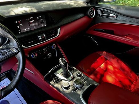 Used 2021 Alfa Romeo Stelvio Sprint w/ Nero Edizione image 41