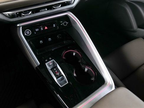 Certified 2025 Audi Q5 2.0T Premium Plus w/ Premium Plus image 15