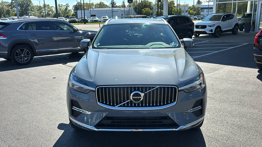 Used 2023 Volvo XC60 B5 Plus AWD/4WD image 5