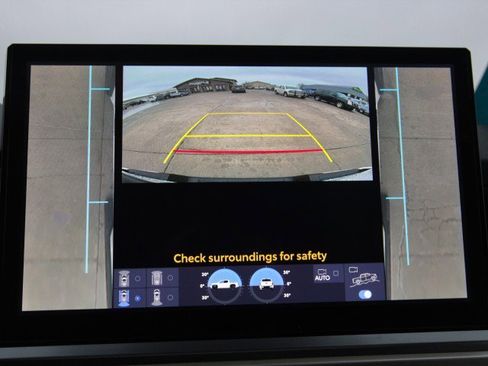 Used 2025 Toyota Tacoma TRD Off-Road image 24