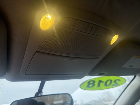 Used 2018 Nissan Sentra SV image 22