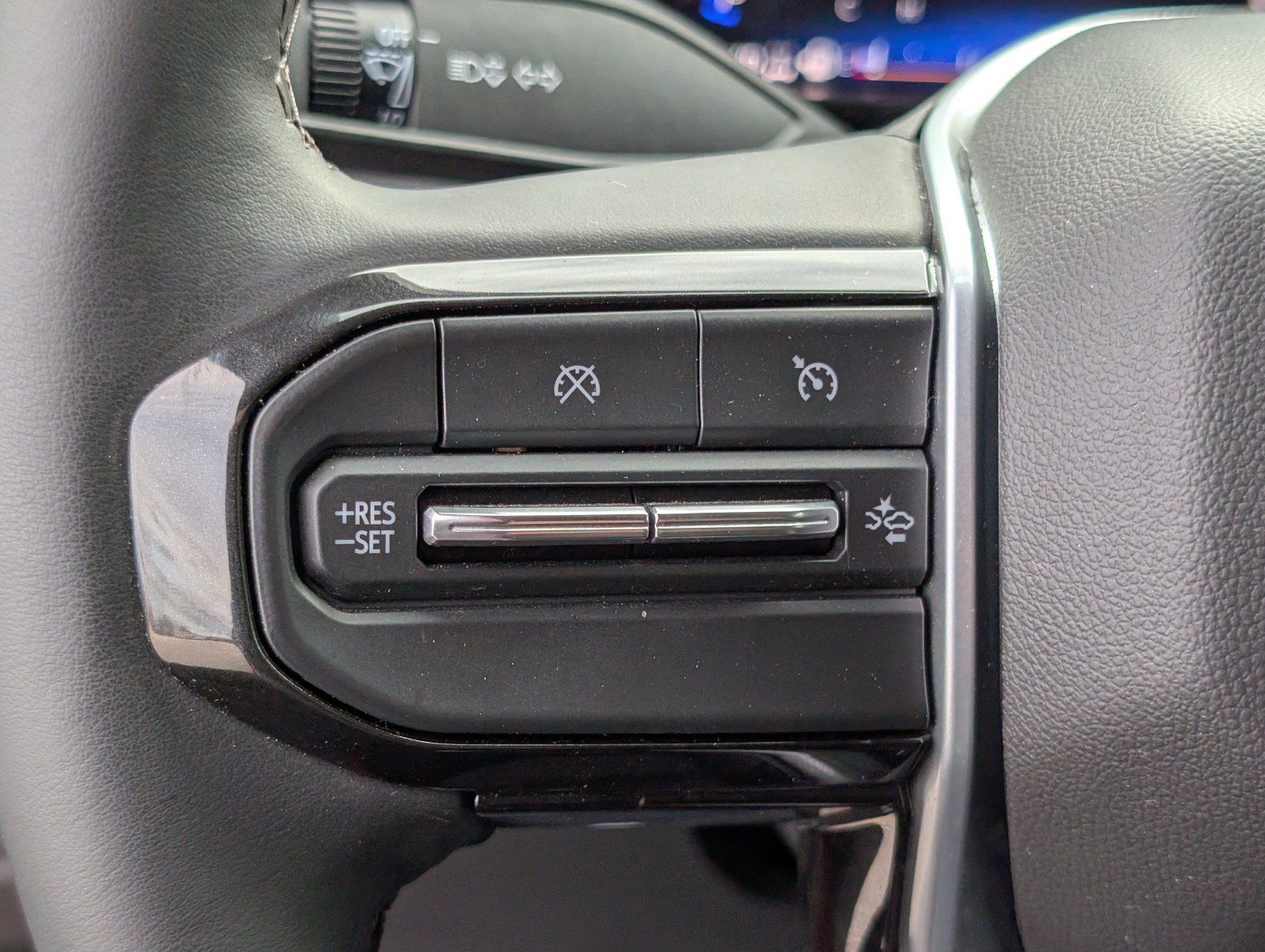 Used 2024 Chevrolet Colorado LT w/ LT Convenience Package II AWD/4WD image 22