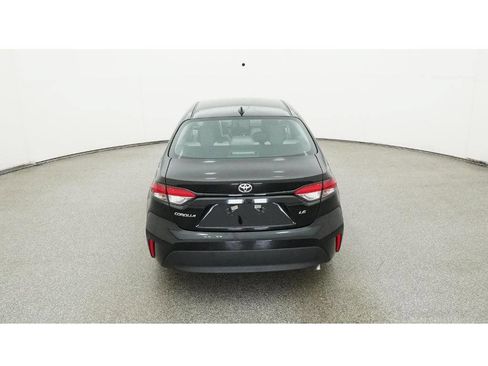 Used 2025 Toyota Corolla LE FWD image 8