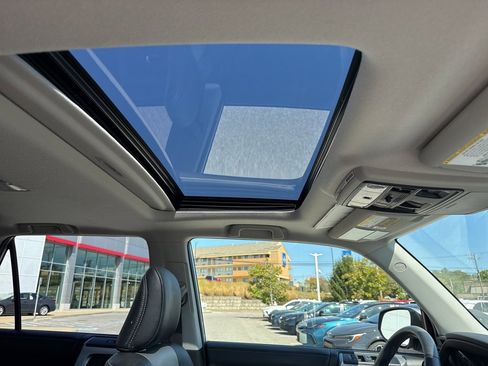 Certified 2021 Toyota 4Runner SR5 Premium image 8